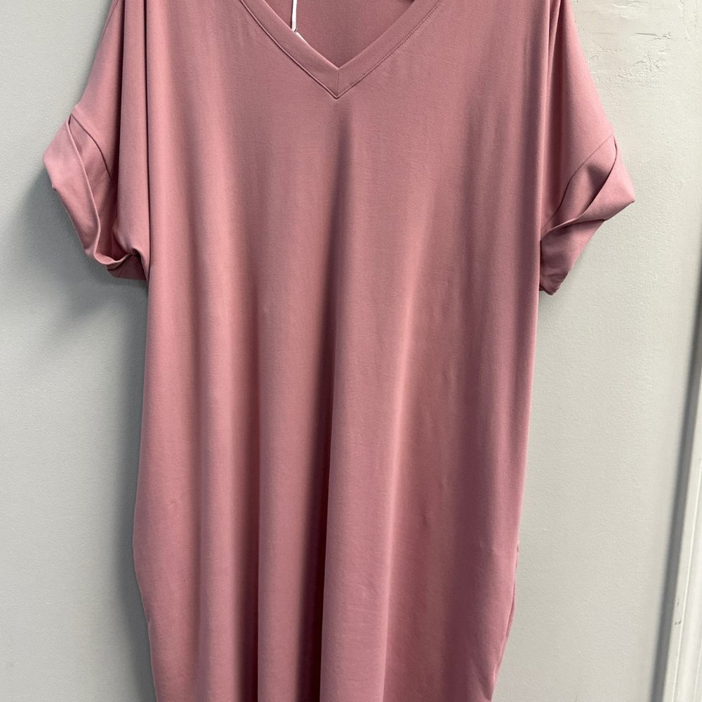 PLUS SIZE BRUSHED DTY ROLLED SHORT SLEEVE V-NECK DRESS. LT ROSE.